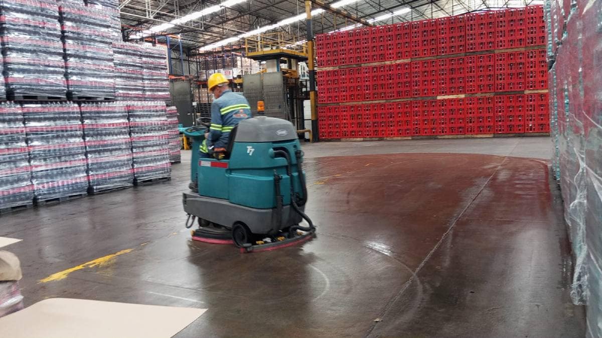 Servicios de Aseo y Limpieza para Grandes Superficies 3 Servicios de aseo y limpieza para grandes superficies